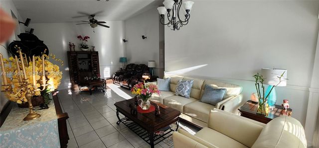 15585 SW 76th Ln A81-8, Miami, FL 33193