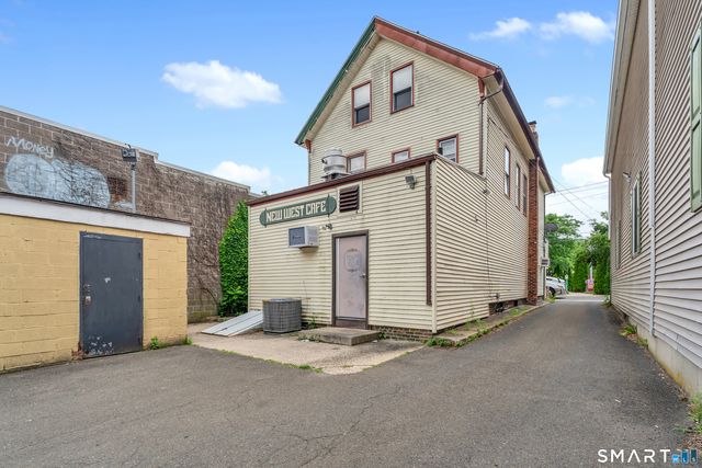 879 Whalley Avenue, New Haven, CT 06515