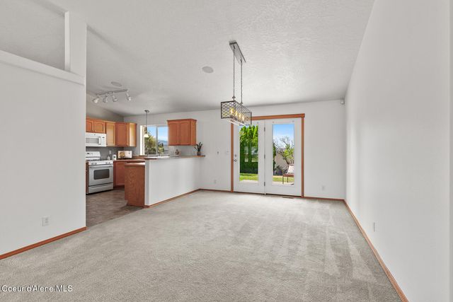 1555 W Benjamin Ave, Coeur D'alene, ID 83815