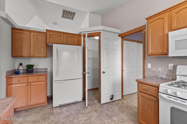 1555 W Benjamin Ave, Coeur D'alene, ID 83815