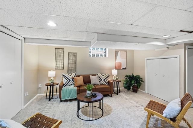 2840 Pine Grove Avenue, Cincinnati, OH 45208