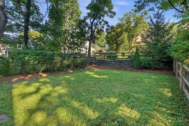2840 Pine Grove Avenue, Cincinnati, OH 45208