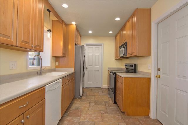 220 VALENCIA COURT, Winter Garden, FL 34787