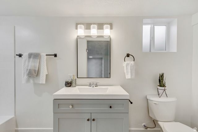 1916 N CELIA WAY, Layton, UT 84041