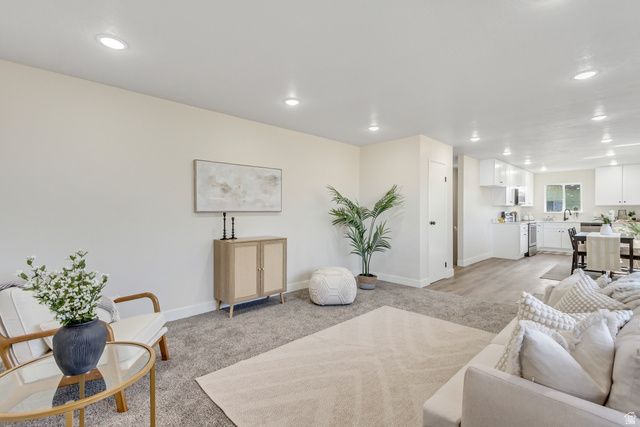 1916 N CELIA WAY, Layton, UT 84041