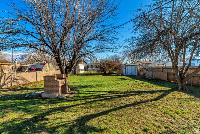 1916 N CELIA WAY, Layton, UT 84041