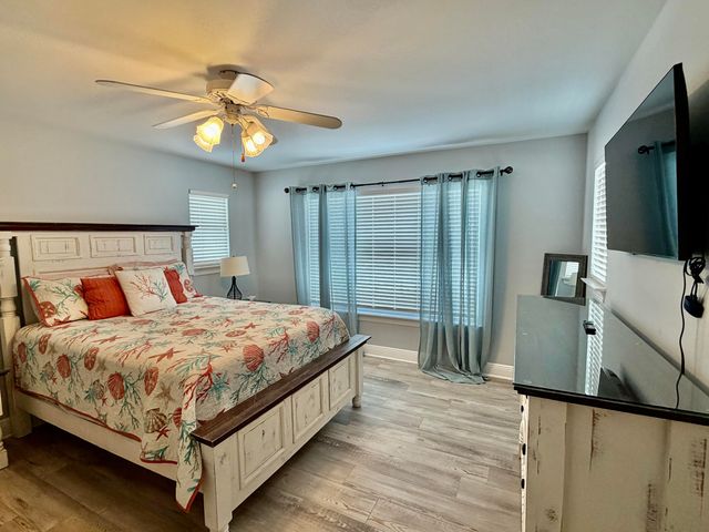 7646 Gulf Boulevard, Gulf Breeze, FL 32566