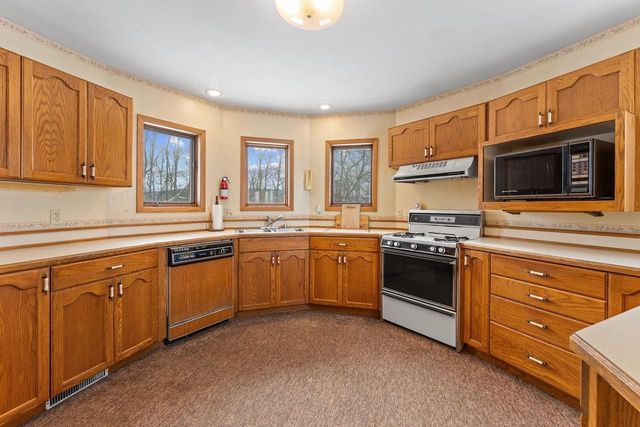 S6462 County Road PF, North Freedom, WI 53951