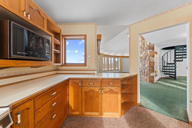 S6462 County Road PF, North Freedom, WI 53951