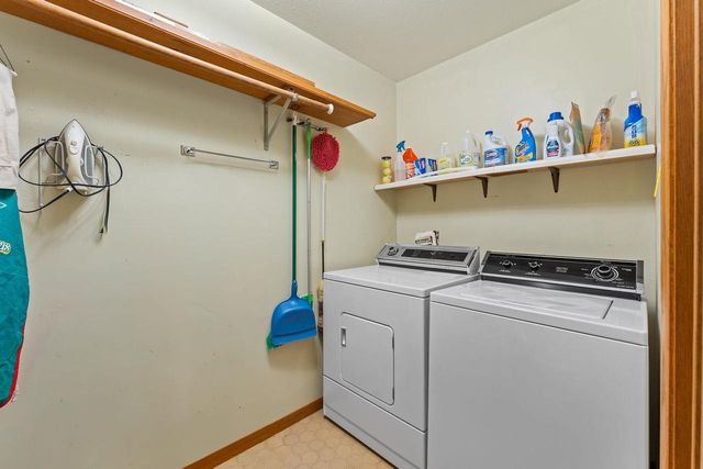 S6462 County Road PF, North Freedom, WI 53951