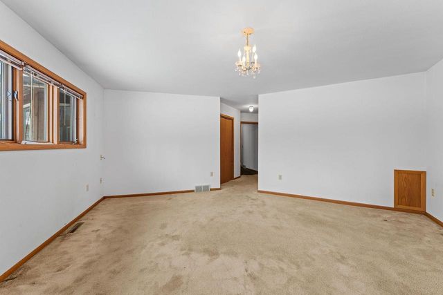 S6462 County Road PF, North Freedom, WI 53951