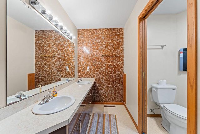 S6462 County Road PF, North Freedom, WI 53951