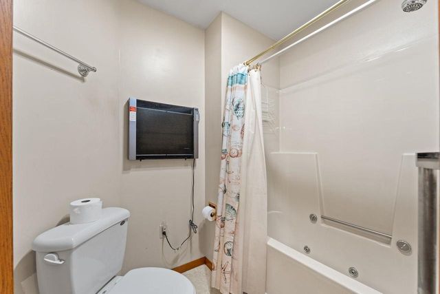 S6462 County Road PF, North Freedom, WI 53951