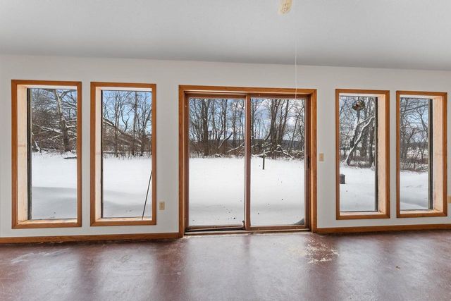 S6462 County Road PF, North Freedom, WI 53951