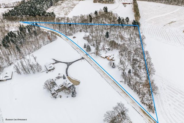 S6462 County Road PF, North Freedom, WI 53951