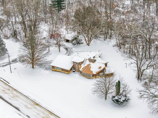 S6462 County Road PF, North Freedom, WI 53951