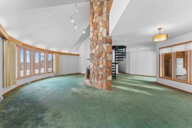 S6462 County Road PF, North Freedom, WI 53951