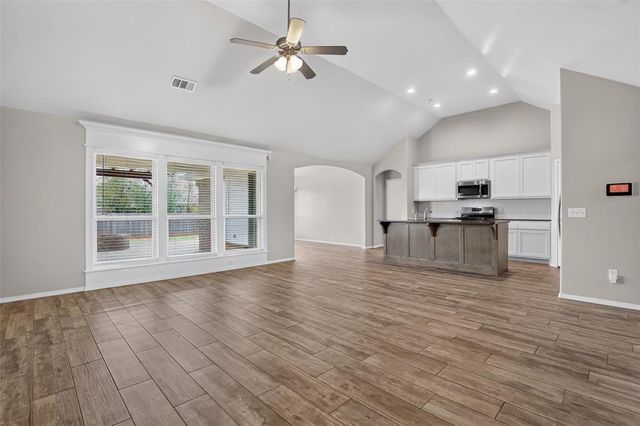 11108 SW 32nd Street, Yukon, OK 73099