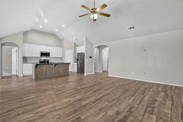 11108 SW 32nd Street, Yukon, OK 73099