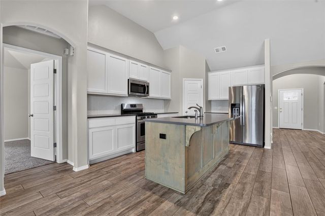 11108 SW 32nd Street, Yukon, OK 73099