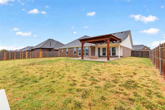 11108 SW 32nd Street, Yukon, OK 73099