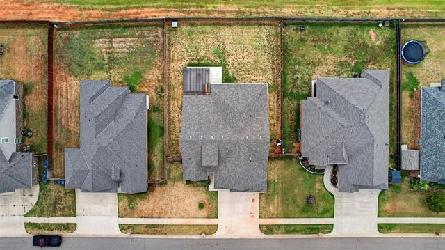 11108 SW 32nd Street, Yukon, OK 73099