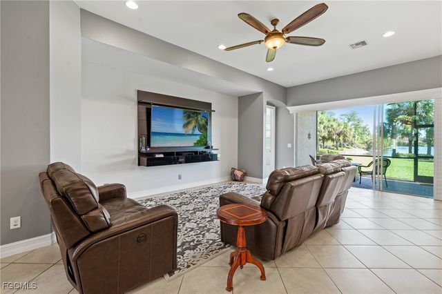 13110 Silver Thorn LOOP, North Fort Myers, FL 33903