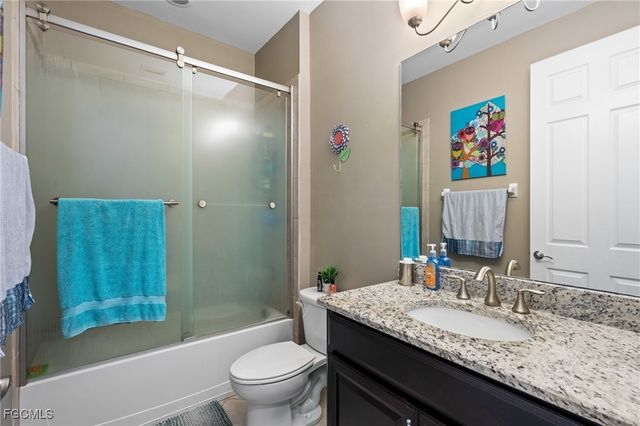 13110 Silver Thorn LOOP, North Fort Myers, FL 33903