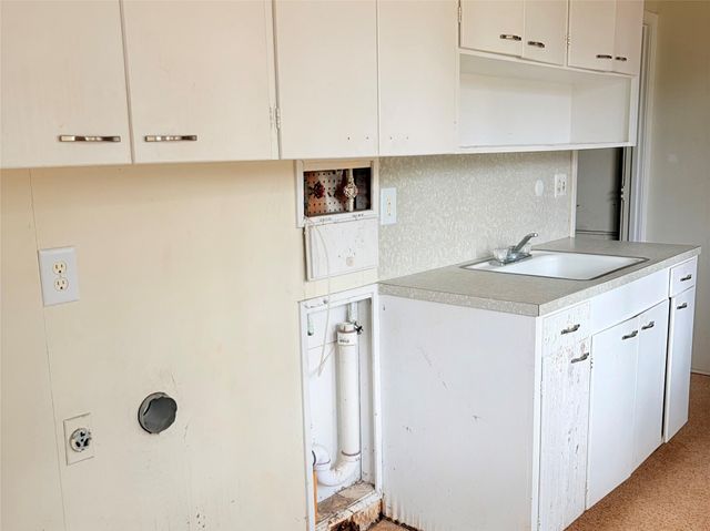 911 Roberts Street, El Campo, TX 77437