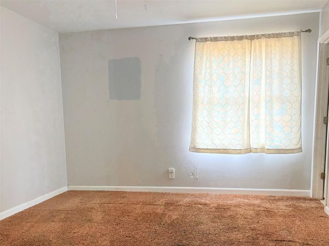 911 Roberts Street, El Campo, TX 77437