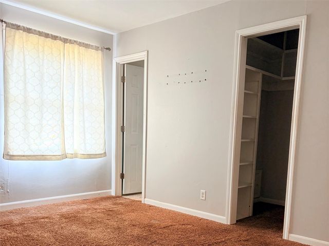 911 Roberts Street, El Campo, TX 77437