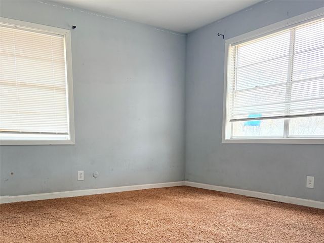 911 Roberts Street, El Campo, TX 77437