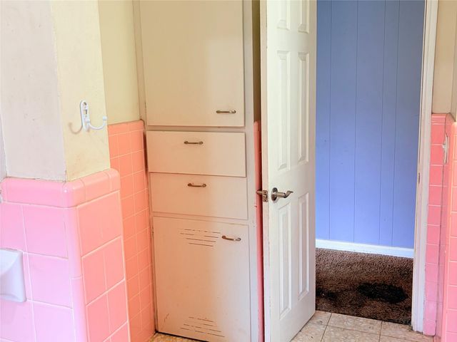 911 Roberts Street, El Campo, TX 77437