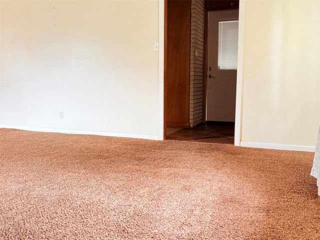 911 Roberts Street, El Campo, TX 77437