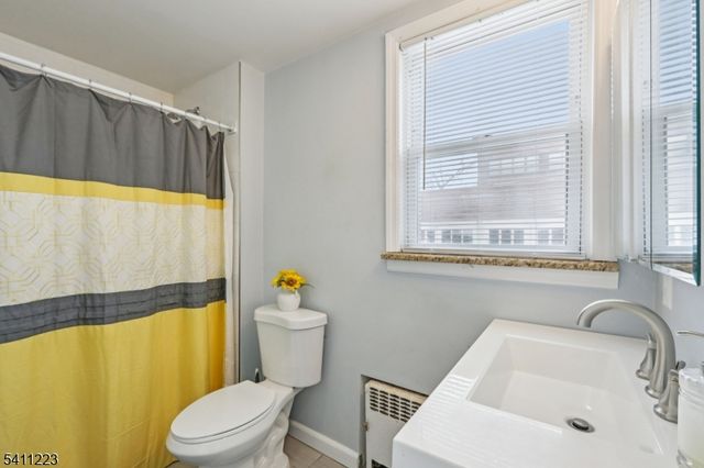 211 Newark Ave, Bloomfield Twp., NJ 07003