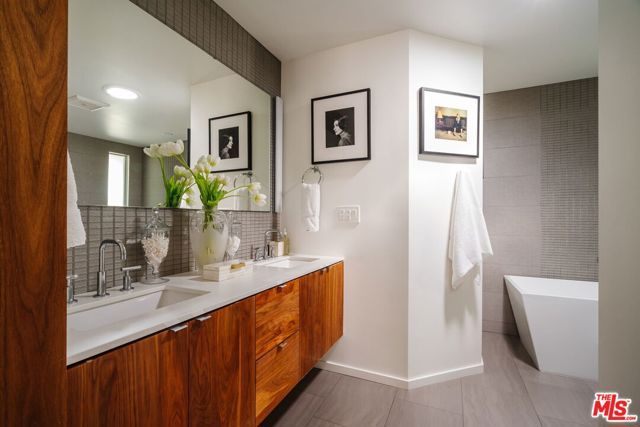 640 Bohlig Road, Glendale, CA 91207