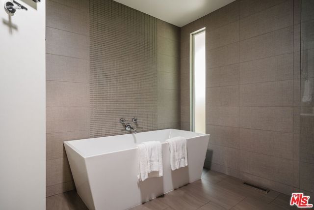 640 Bohlig Road, Glendale, CA 91207