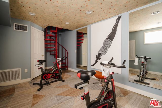 640 Bohlig Road, Glendale, CA 91207