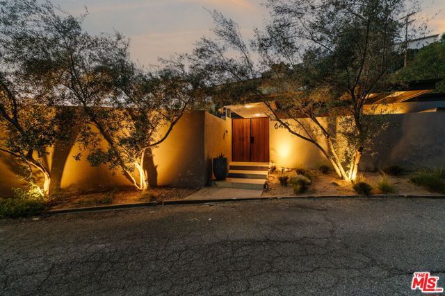 640 Bohlig Road, Glendale, CA 91207