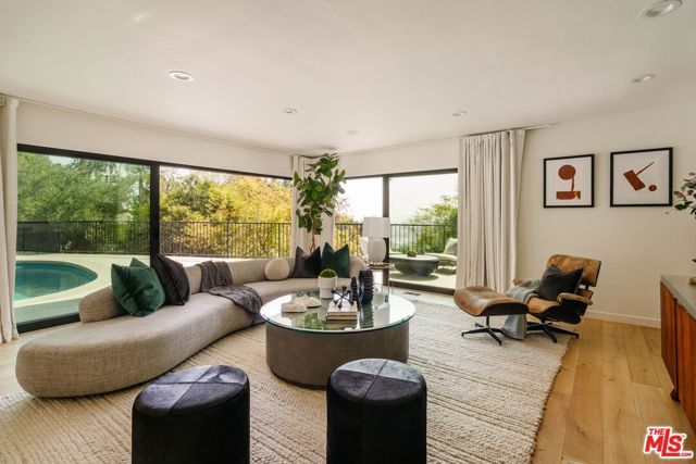 640 Bohlig Road, Glendale, CA 91207