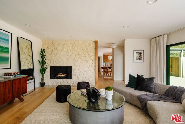 640 Bohlig Road, Glendale, CA 91207