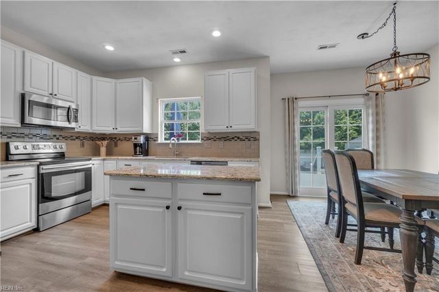 202 Deanes Station RD, Suffolk, VA 23435