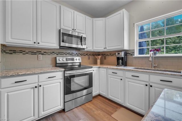 202 Deanes Station RD, Suffolk, VA 23435