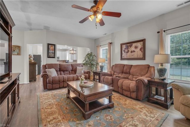 202 Deanes Station RD, Suffolk, VA 23435