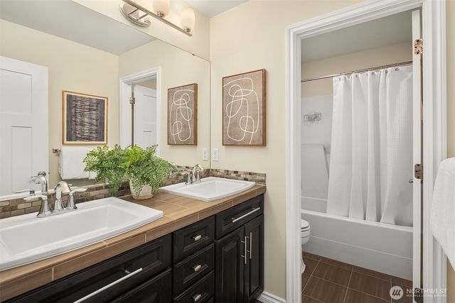 21435 SE 2nd Street, Sammamish, WA 98074