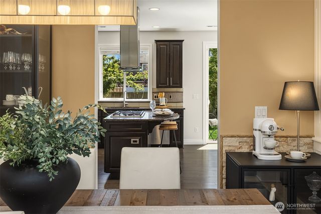 21435 SE 2nd Street, Sammamish, WA 98074