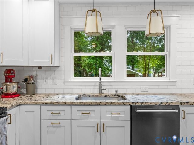 9637 Hastings Mill Dr, Glen Allen, VA 23060