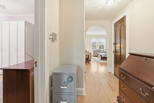 1533 W Thorndale Avenue 3W, Chicago, IL 60660