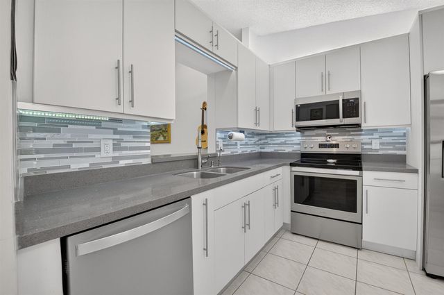 8246 Springview Terrace, Boca Raton, FL 33496