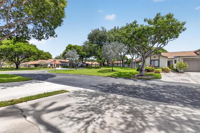 8246 Springview Terrace, Boca Raton, FL 33496